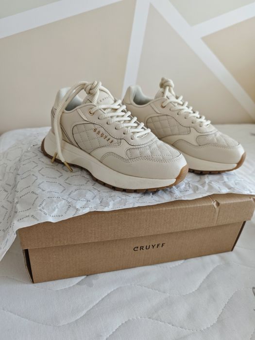 ЧИСТО НОВИ Дамски маратонки Cruyff Charlotte Runner – реално отговарят на номер 37