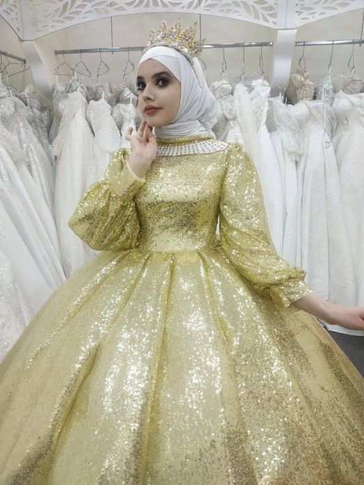 Платья на продажу