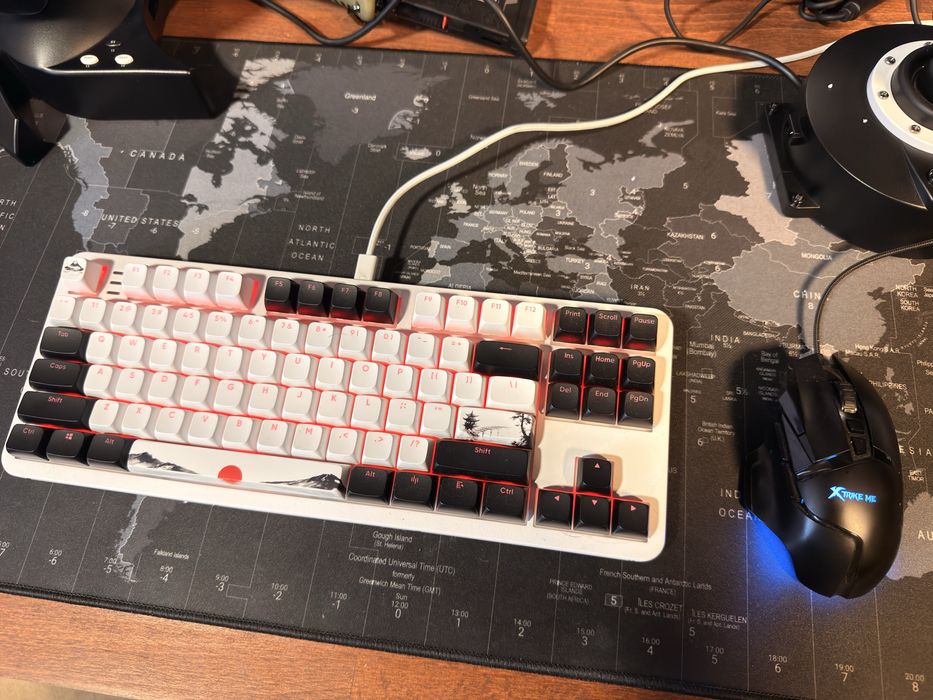 Мощен геймърски компютър MSI RTX 3060 12GB / Ryzen 7 5700X / 32GB RGB RAM + Windows 11 Pro