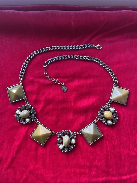 Колье с ониксами и стразами