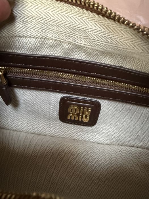 Велурена чанта Miu Miu