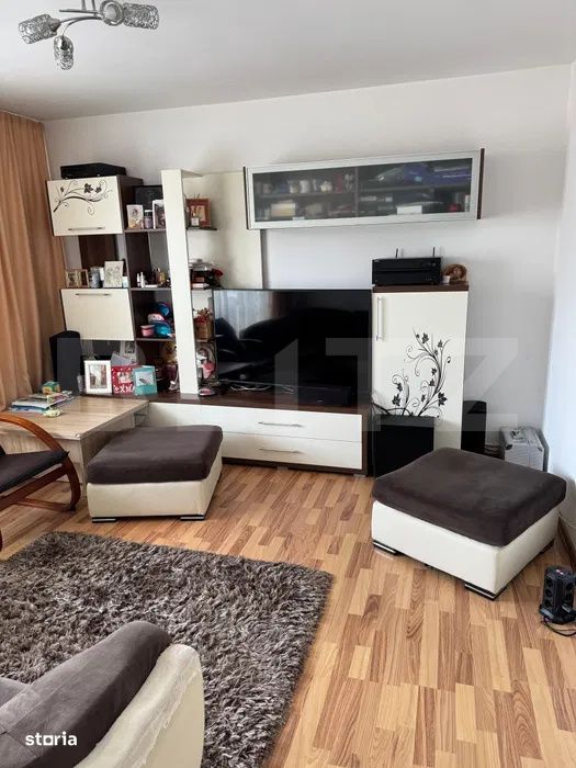 Apartament 2 camere, semidecomandat, zona Avram Iancu