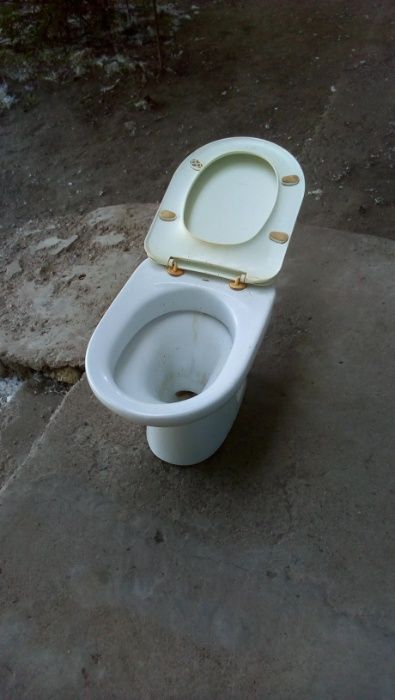 Продам унитаз без бочка ДЛЯ СТРОЙКИ