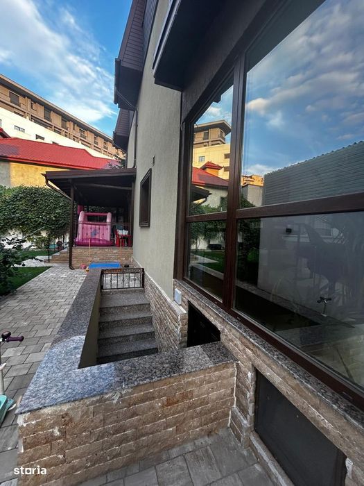 Casă de închiriat cu 6 camere în Băneasa
