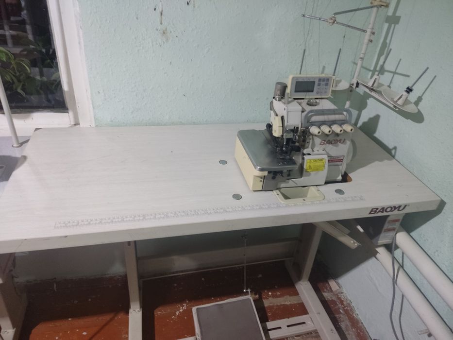 Overlok tikuv mashinasi