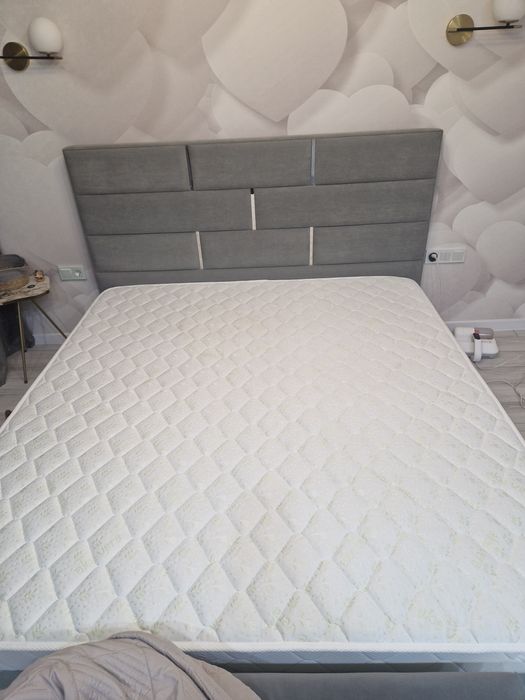 Матрас 180 ×200,