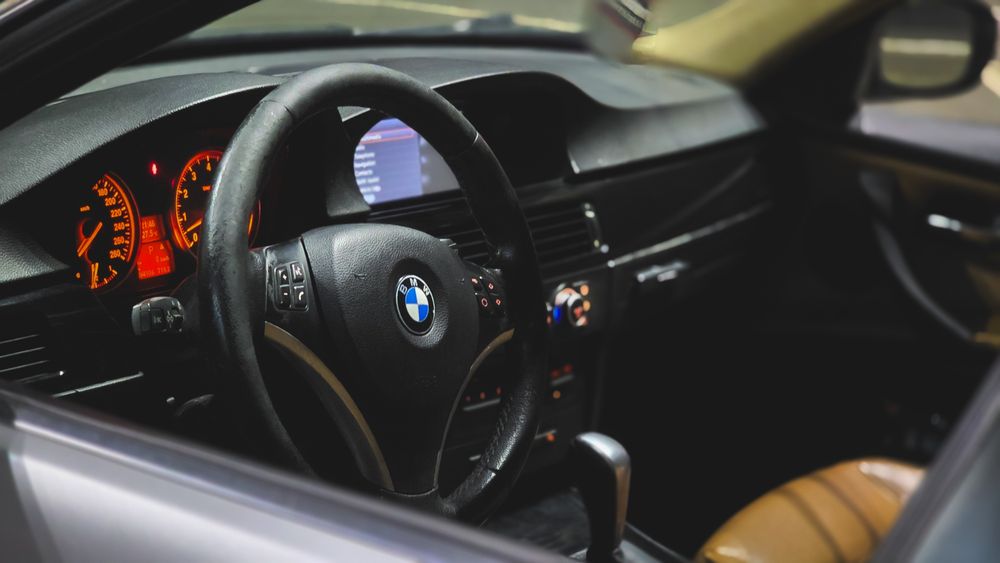 BMW E90 335xi LCI