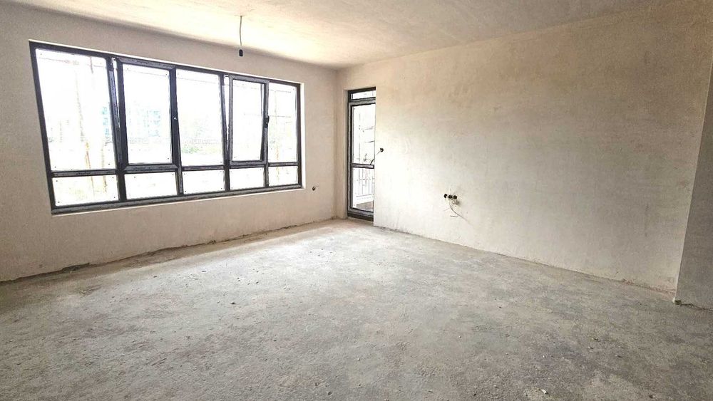Продава се Четиристаен апартамент в Пловдив, Остромила - 144 кв.м за 1292 €/кв.м - Снимка #2