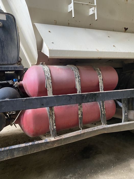 Газ Балонлар сотилади 100лт