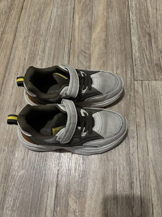 Детская обувь. Кроссовки и Crocs