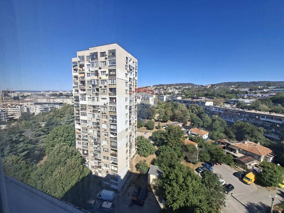 Продава се Тристаен апартамент в Варна, Победа - 66 кв.м за 1955 €/кв.м - Снимка #2