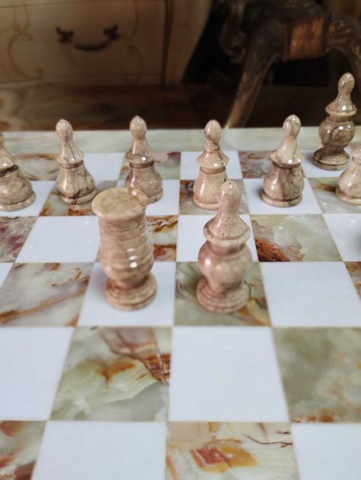 маса за шах - мрамор и дърво