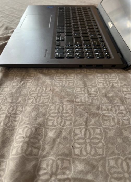 Laptop Asus ( negociabil)