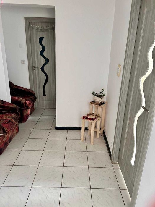 Ofer pt inchiriere apartament zona Caraiman Ploiesti, 2 camere conf 1 et 3