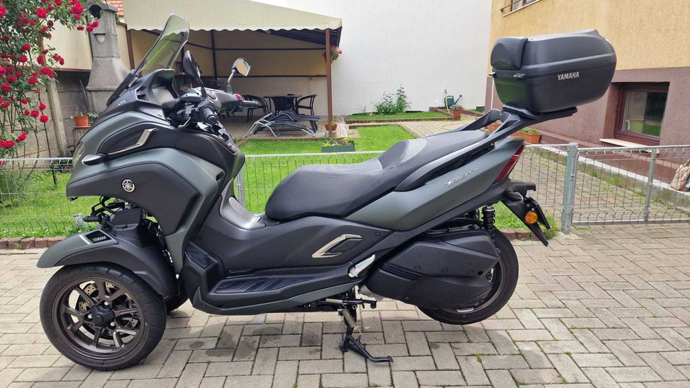 Yamaha Tricity 300, prima inmatriculare dec.2021, impecabila, permis conducere categ B