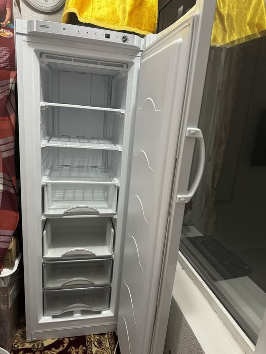 Продам Морозильник Атлант