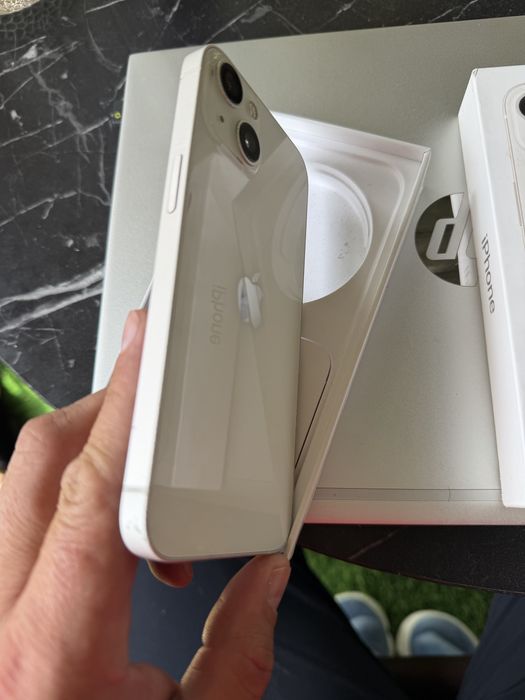 Продам Apple iPhone 13