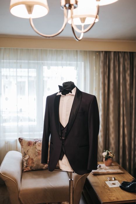 Costum de mire / nunta