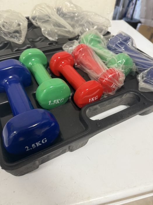 Set gantere cu geanta de transport noi 2x2,5 kg+2x1,5 kg+2x1 kg