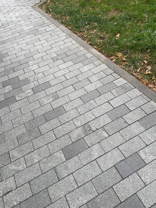 Granit bruchatka. Marmar bruchatka. Granit sokl. Marmar sokl.