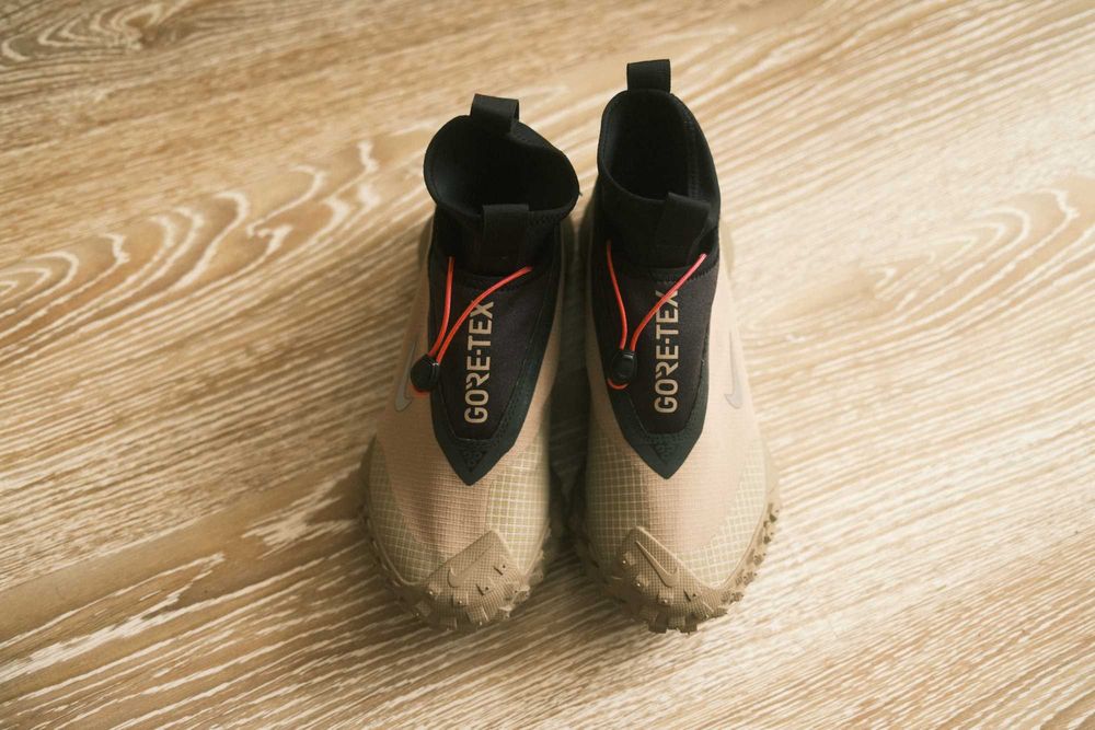 Nike ACG Mountain Fly Gore-Tex Khaki / Metallic SIlver