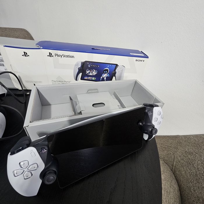 PlayStation Portal Remote Player + Ochelari VR Sony PlayStation VR2 (PSVR2) – Ca Noi / Complete
