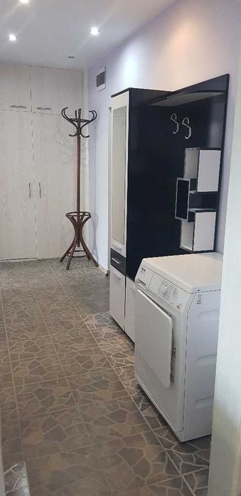 Дава се под наем Двустаен апартамент в Карлово - 52 кв.м за 198.9 € - Снимка #2