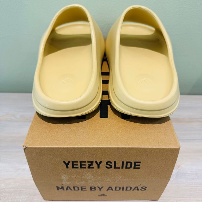 Super Reducere ! Yeezy Slide - Desert Sand (Galben)