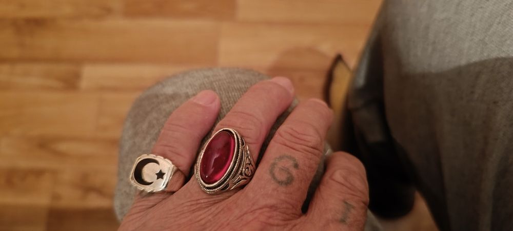 Срочно продам кольцо с рубином!