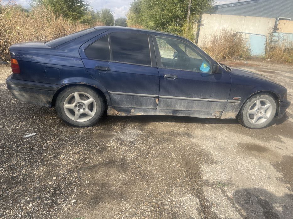 Продам БМВ 3.18 м43 газ бинзин