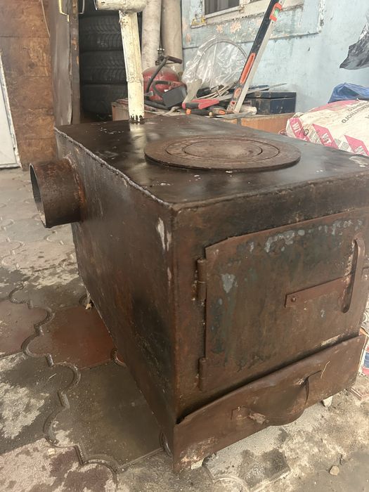 Продам печку для твердого топлива.