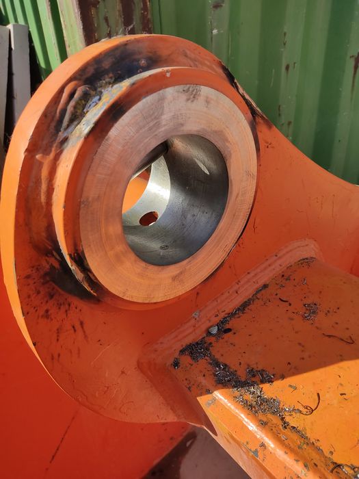 Расточка проушин спецтехники