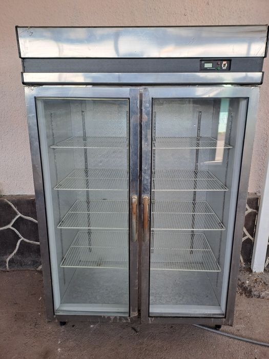 Витринный холодильник