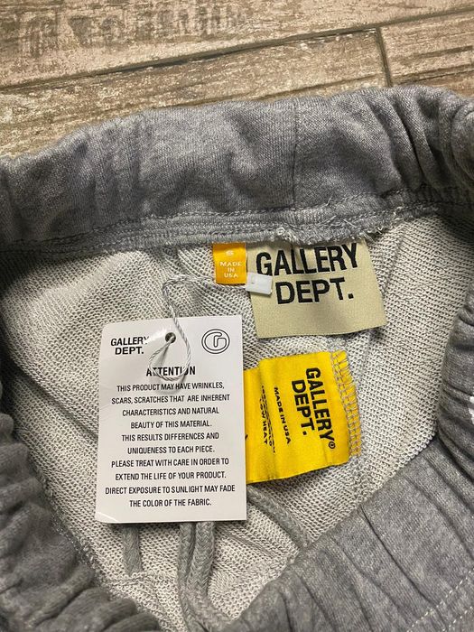 Pantaloni gallery dept