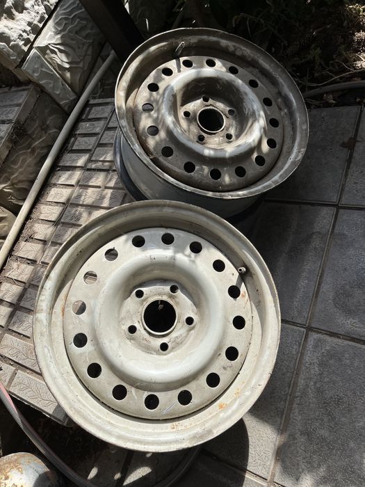 Продаю диски на машину.