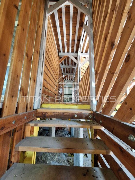 Атрактивна къща  в село Цалапица