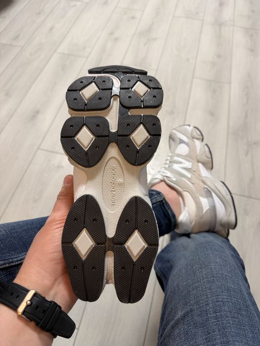 Adidasi Barbati New Balance 9060 Alb!