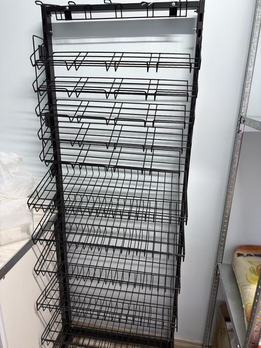 Оборудование для магазина б/у морозильники холодильник стол стелажи.