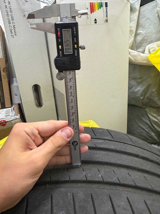 Спешно продавам!!!Гуми  275/35 R20 Michelin летни. 2+1 бр