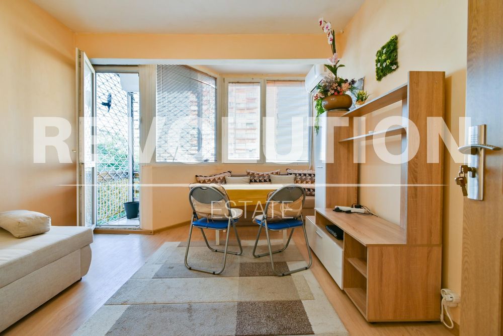 Дава се под наем Едностаен апартамент в София, Люлин 5 - 30 кв.м за 306 € - Снимка #1