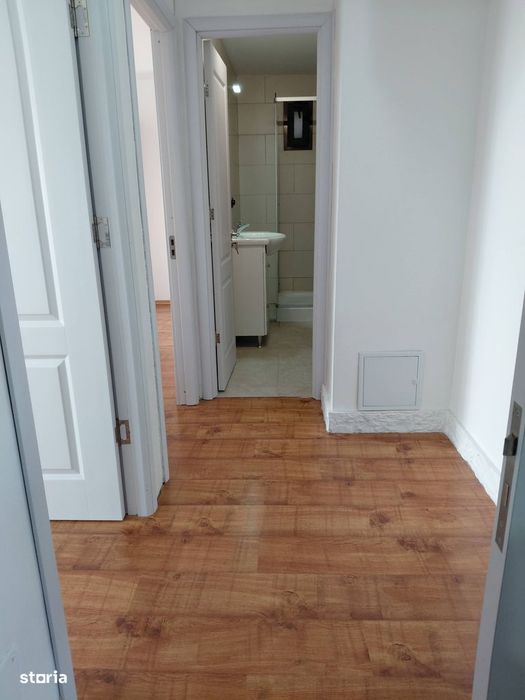 Apartament 3 camere, etaj 7, cu balcon