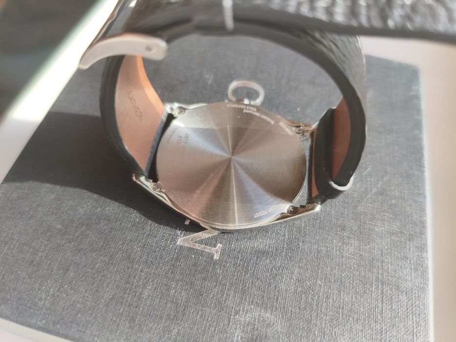 Часы citizen eco drive suratto