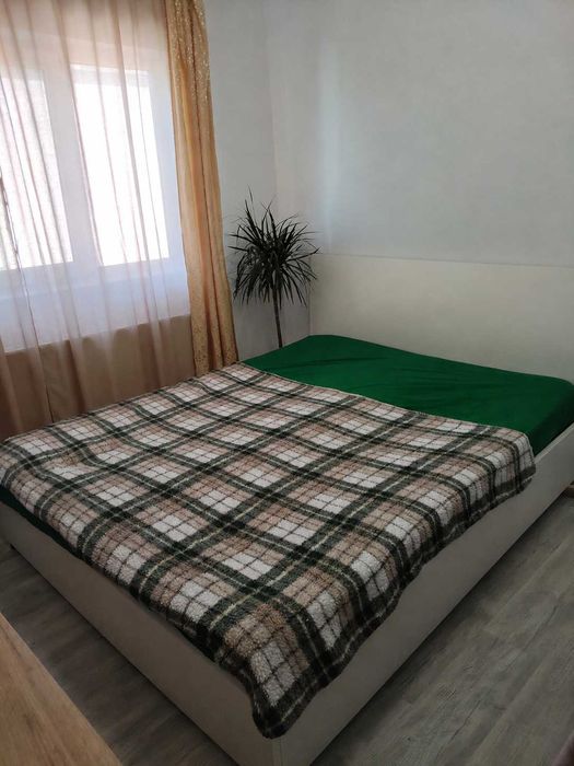 Vând apartament decomandat