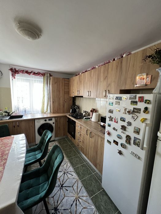 Proprietar, vand apartament cu 3 camere, langa piata Centrala