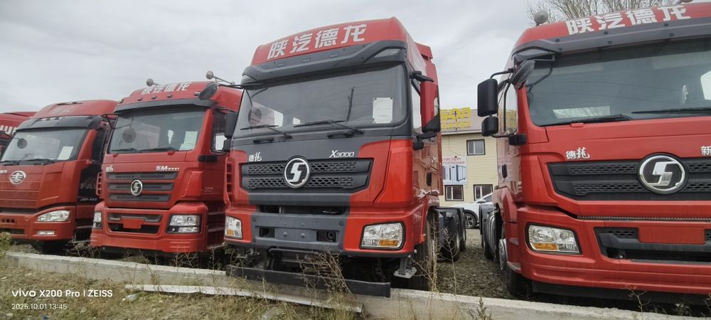 Шесть тяговых локомотивов в Астане,