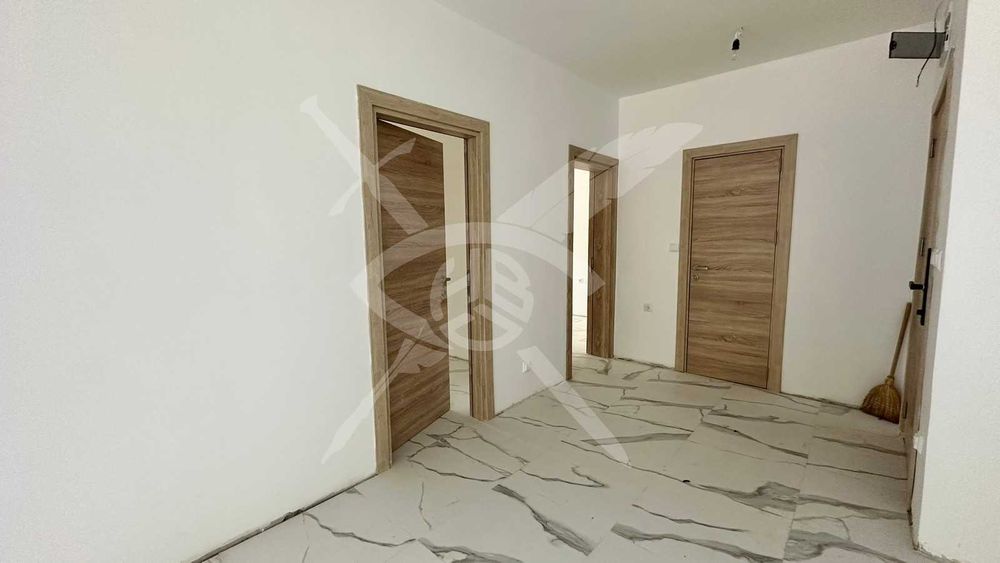 Продава се Многостаен апартамент в Приморско - 195 кв.м за 353 €/кв.м - Снимка #1