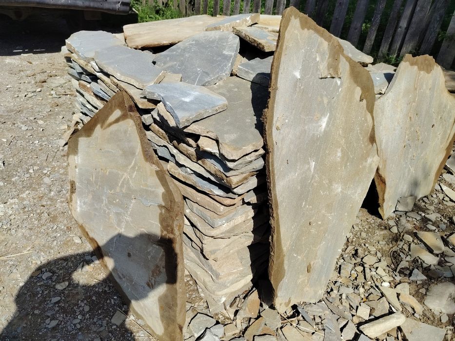 Vând și montez piatra naturala de munte