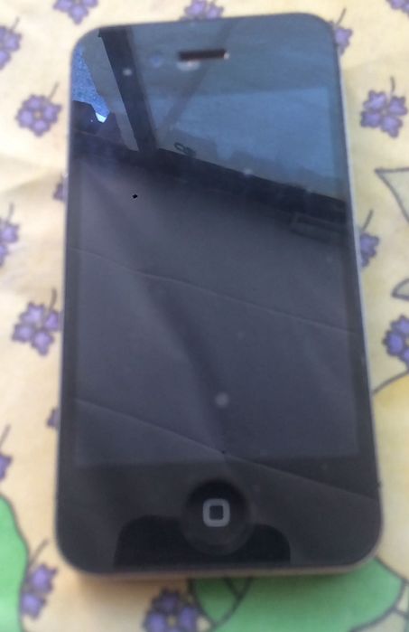 Продавам работещ Айпъл