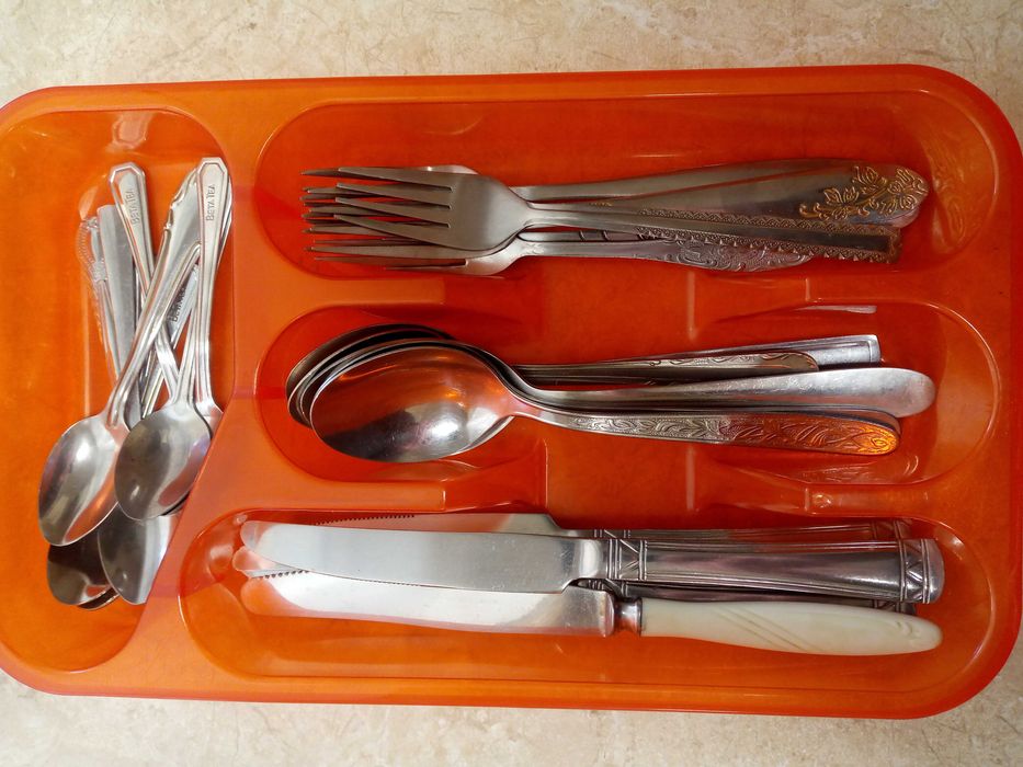 «Недорого» Ложки вилки ножи нержавейка по 2тыс сум 1шт