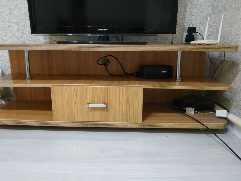 Тумба под телевизор (подставка)